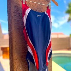 Speedo hydroBra swimsuit